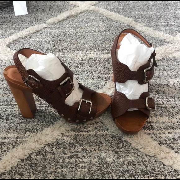 D & G SANDALS  🤎🤎 - Picture 3 of 4